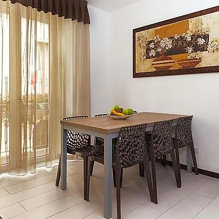 Le Residenze Del Centro מלון דירות 3*